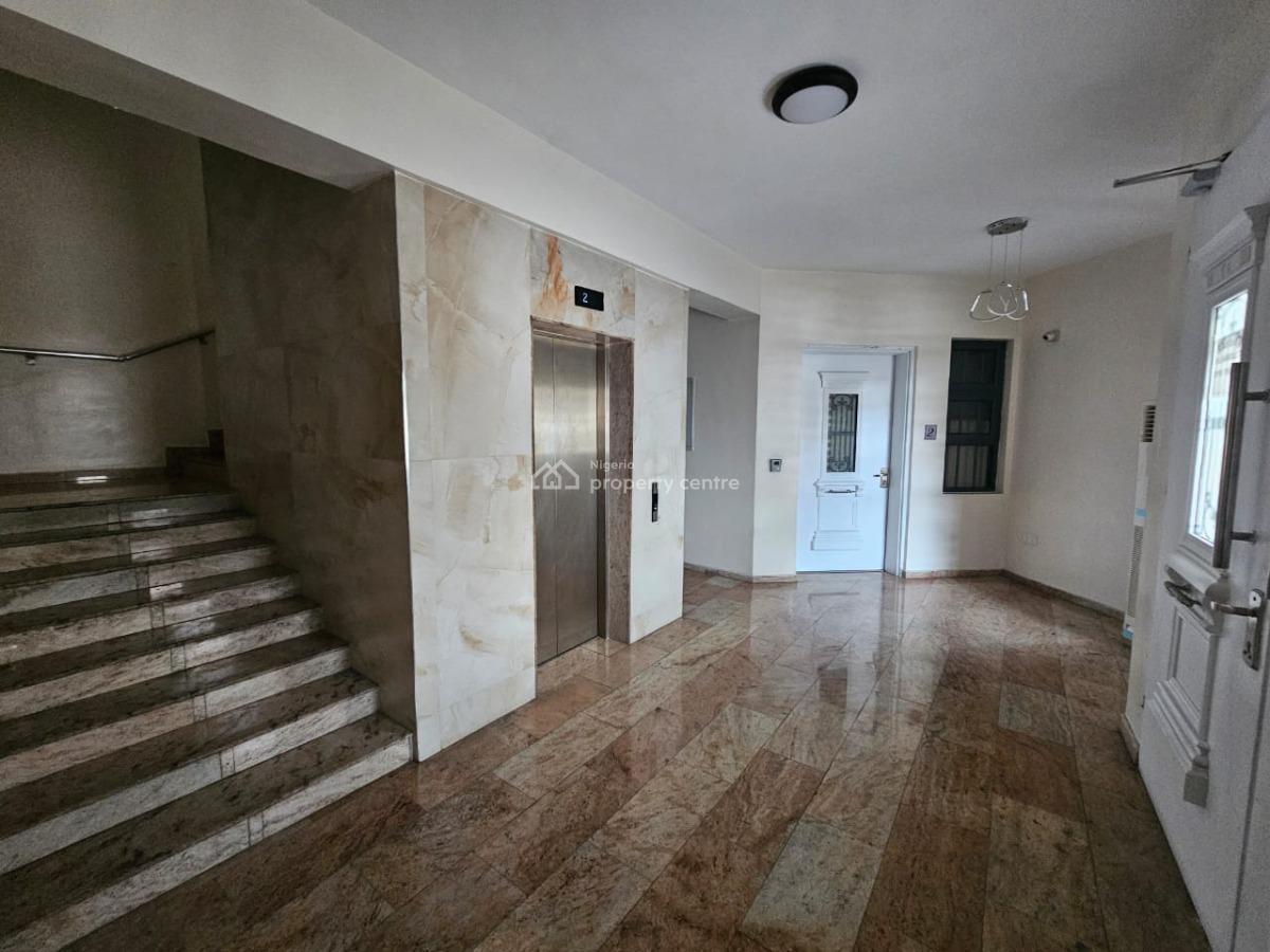 Standard and Well Maintained 3 Bedroom Serviced Flat with a Room Bq, Lekki Phase 1, Lekki, Lagos, Flat / Apartment for Rent