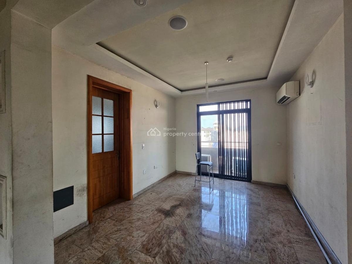 Standard and Well Maintained 3 Bedroom Serviced Flat with a Room Bq, Lekki Phase 1, Lekki, Lagos, Flat / Apartment for Rent