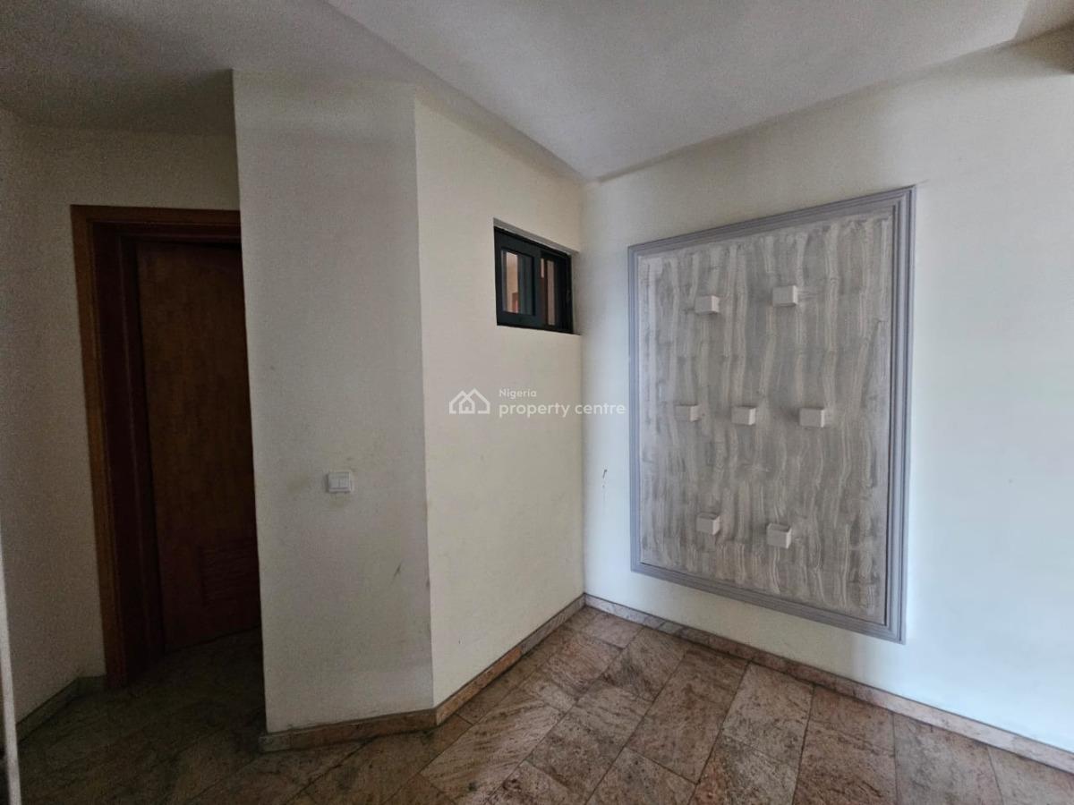 Standard and Well Maintained 3 Bedroom Serviced Flat with a Room Bq, Lekki Phase 1, Lekki, Lagos, Flat / Apartment for Rent
