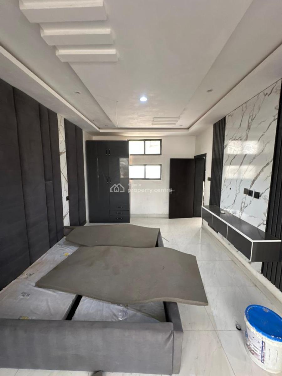 2 Bedrooms All Ensuite Apartment, Ologolo, Lekki, Lagos, Flat / Apartment for Rent