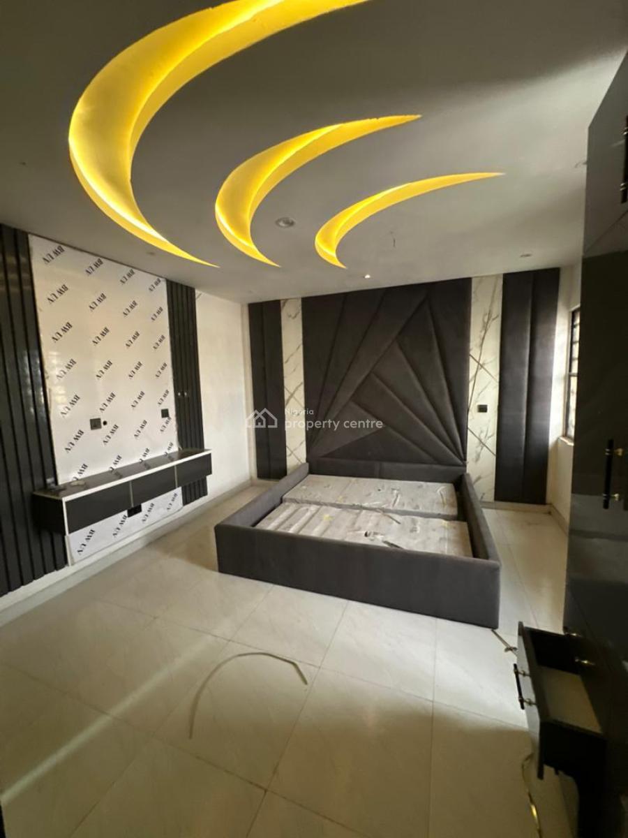 2 Bedrooms All Ensuite Apartment, Ologolo, Lekki, Lagos, Flat / Apartment for Rent