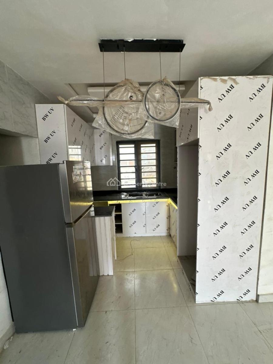 2 Bedrooms All Ensuite Apartment, Ologolo, Lekki, Lagos, Flat / Apartment for Rent
