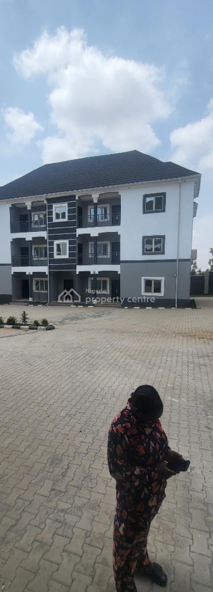 Luxurious Massive 2 Bedroom Brand New, By Old Secteriate, Garki, Abuja, Flat / Apartment for Rent