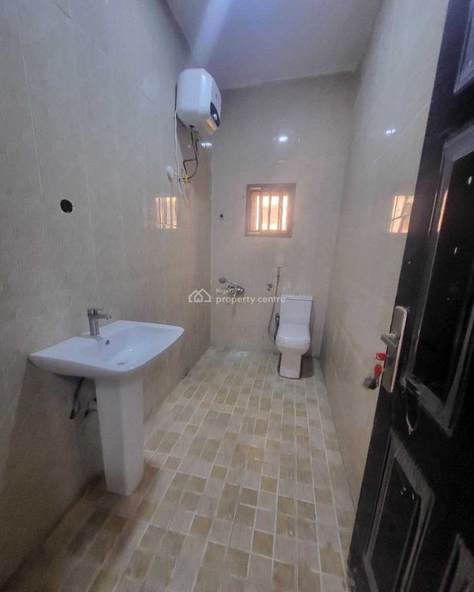 Luxurious Massive 2 Bedroom Brand New, By Old Secteriate, Garki, Abuja, Flat / Apartment for Rent