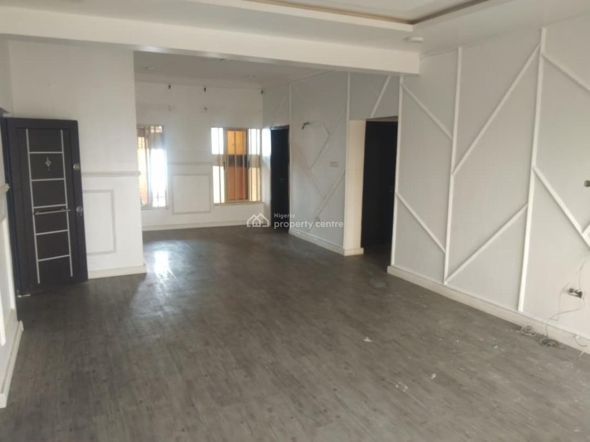 Clean 3bedroom Flat with Bq+ Elevator, The Property Located Within a Good Neighborhood, Ikate, Lekki, Lagos, Flat / Apartment for Rent