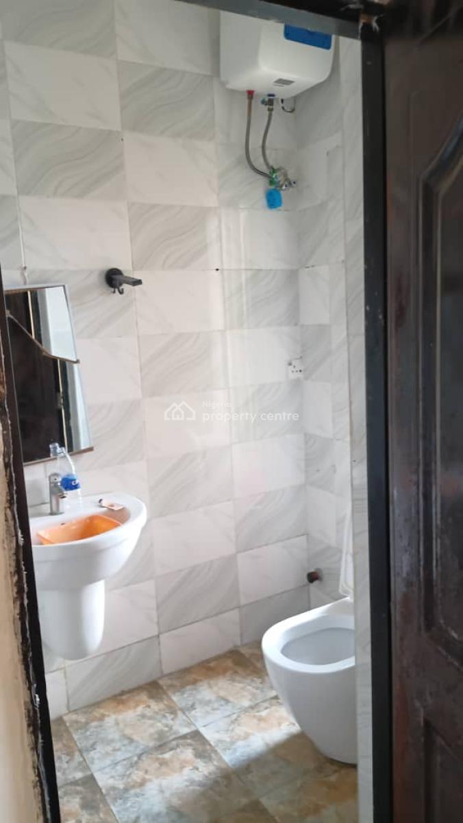 Clean 3bedroom Flat with Bq+ Elevator, The Property Located Within a Good Neighborhood, Ikate, Lekki, Lagos, Flat / Apartment for Rent