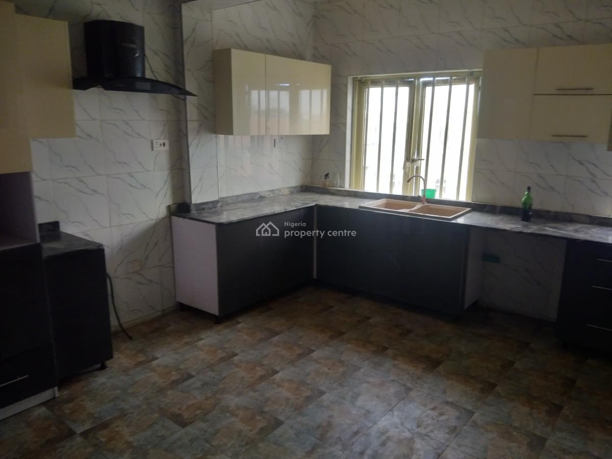 Clean 3bedroom Flat with Bq+ Elevator, The Property Located Within a Good Neighborhood, Ikate, Lekki, Lagos, Flat / Apartment for Rent