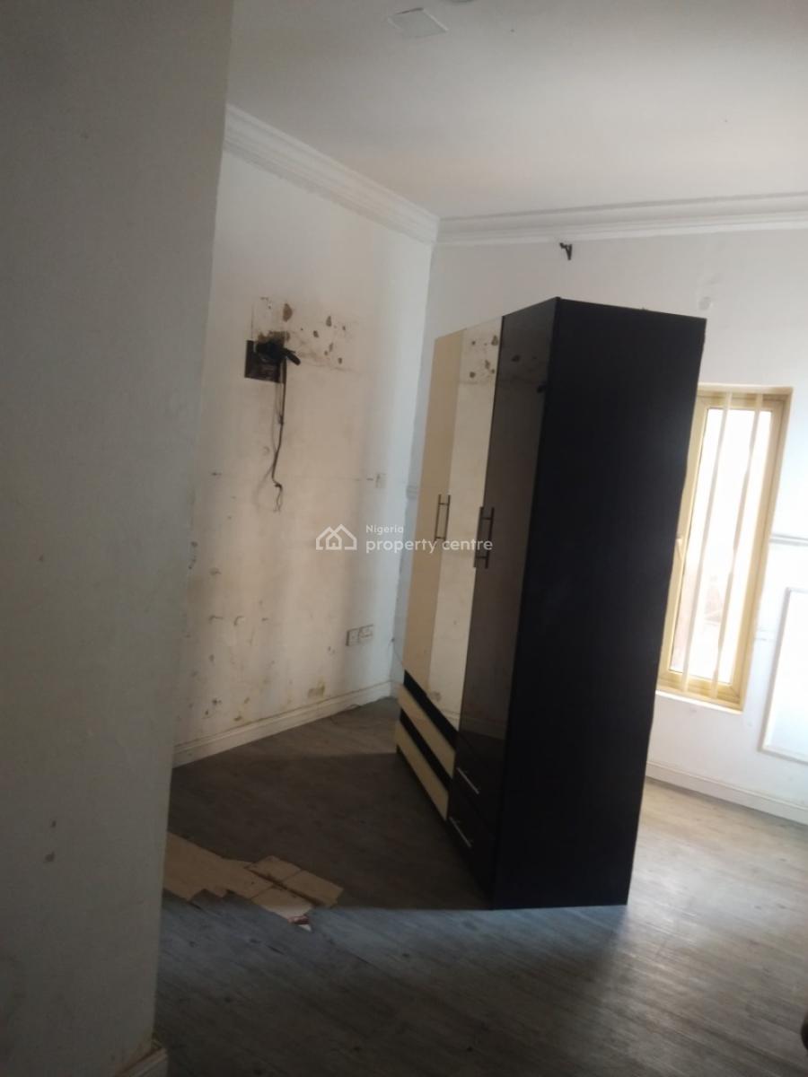 Clean 3bedroom Flat with Bq+ Elevator, The Property Located Within a Good Neighborhood, Ikate, Lekki, Lagos, Flat / Apartment for Rent