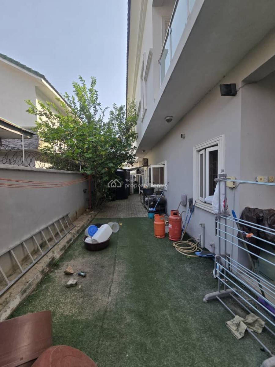 a Distressed 5 Bedroom Detached House on 500sqm, Lekki Phase 1, Lekki, Lagos, Detached Duplex for Sale