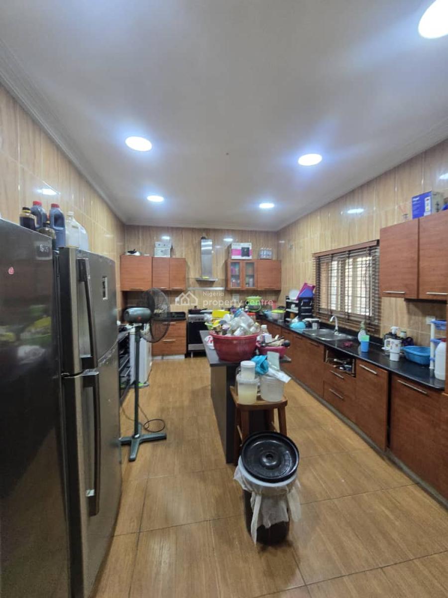 a Distressed 5 Bedroom Detached House on 500sqm, Lekki Phase 1, Lekki, Lagos, Detached Duplex for Sale