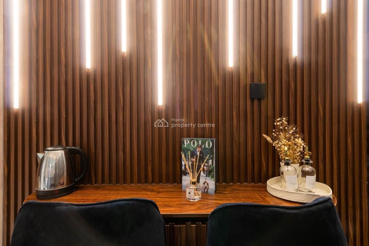 Luxury 1 Bedroom Waterfront Apartment with Snooker Board, Swimming Pool, Lekki Phase 1, Lekki, Lagos, Flat / Apartment Short Let