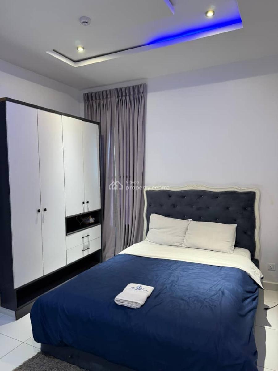 Luxury 1 Bedroom Waterfront Apartment with Snooker Board, Swimming Pool, Lekki Phase 1, Lekki, Lagos, Flat / Apartment Short Let