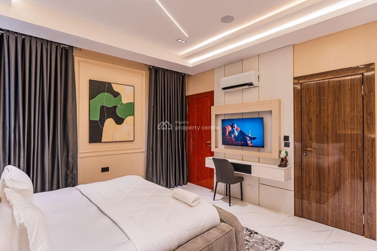 Luxury 3 Bedroom Waterfront Apartment with Snooker Board, Swimming Pool, Lekki Phase 1, Lekki, Lagos, Flat / Apartment Short Let