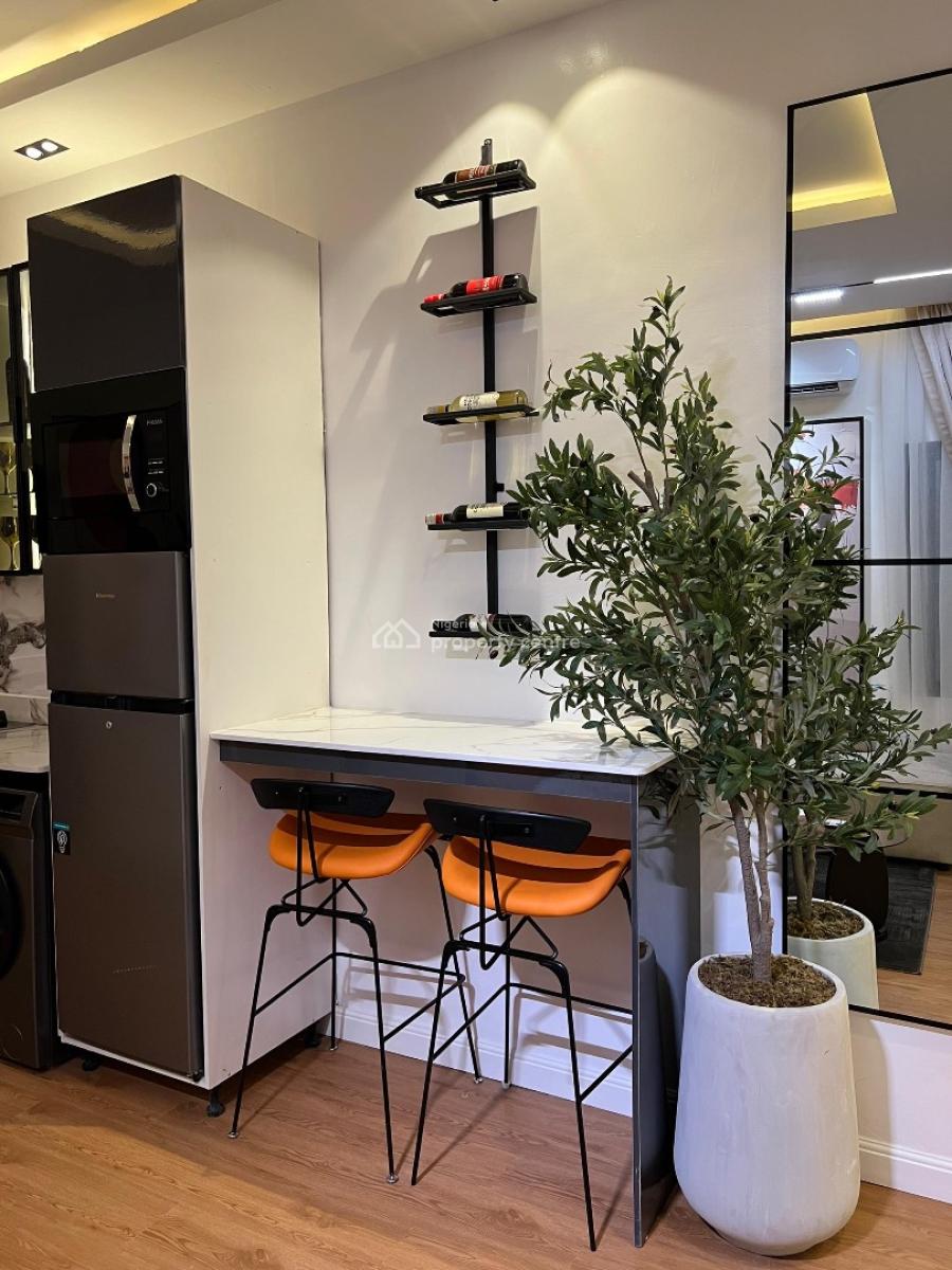 Smart Luxury Two Bedrooms Apartment with Swimming Pool and Ps5., Lekki Phase 1, Lekki, Lagos, Flat / Apartment Short Let