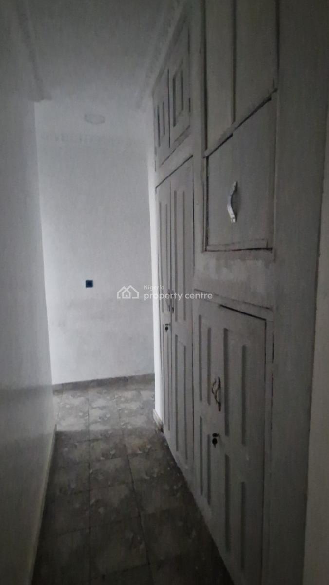 Neatly Used 2 Bedroom Flat, Lekki Phase 1, Lekki, Lagos, Flat / Apartment for Rent