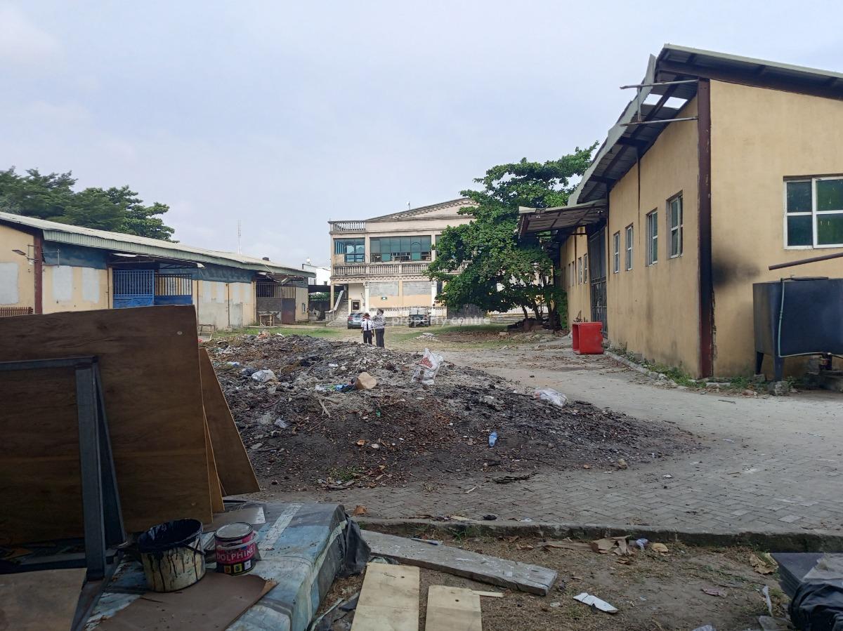 Warehouse Measuring 850sqm, Oluwanishola Estate, Eleganza Bus Stop,, Lekki, Lagos, Warehouse for Rent