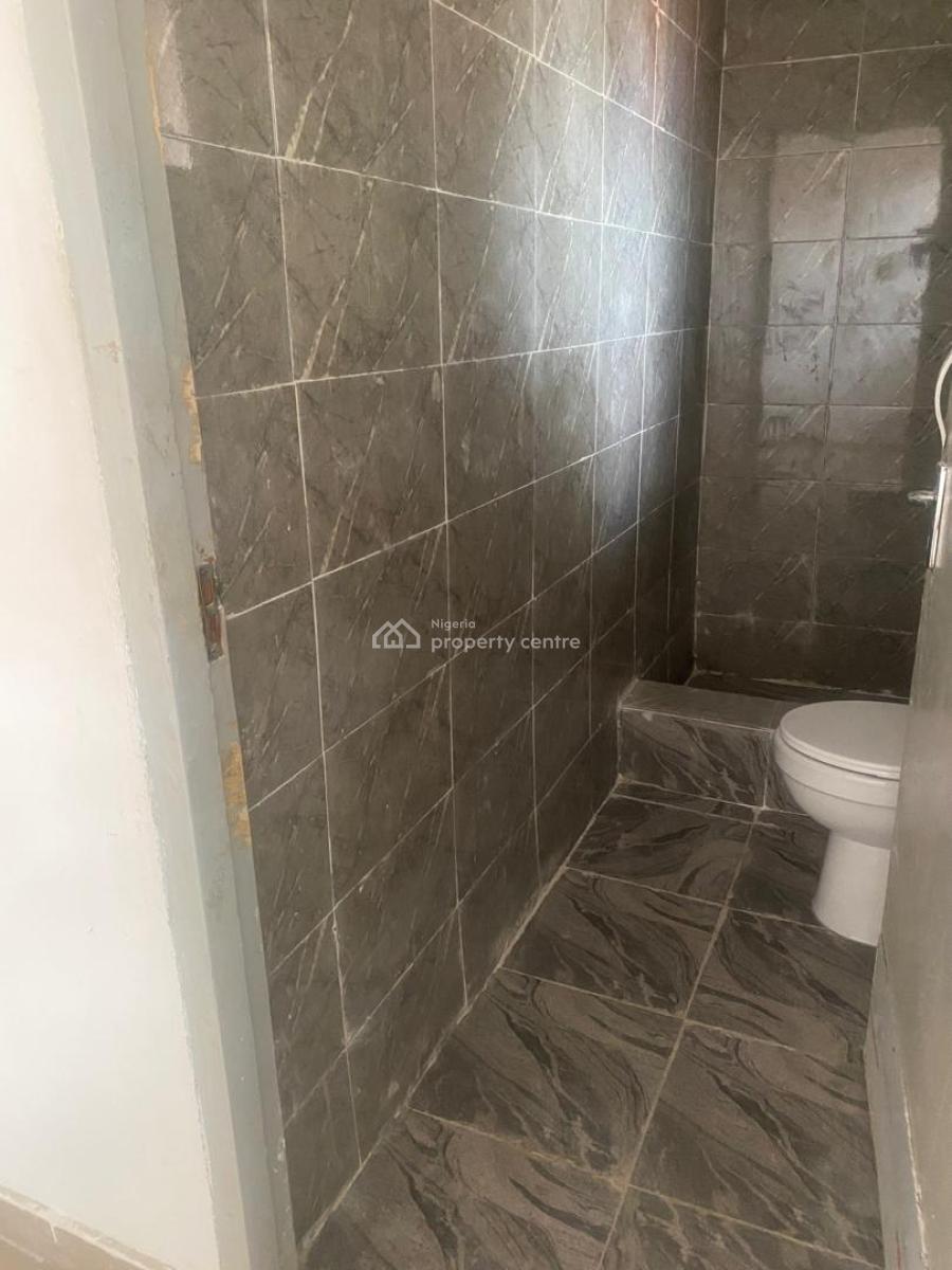 2 Bedroom Apartment, Ileri Oluwa Crescent, Off College Road., Ogba, Ikeja, Lagos, Flat / Apartment for Rent