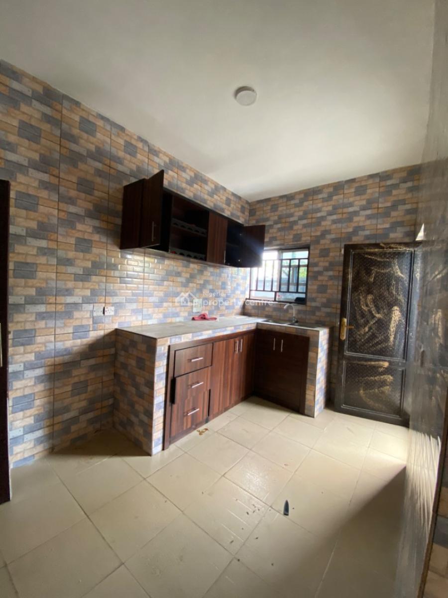 Sharp 2 Bedroom Apartment with 3 Toilets and Constant Electricity (fed, Eliozu, Port Harcourt, Rivers, Flat / Apartment for Rent