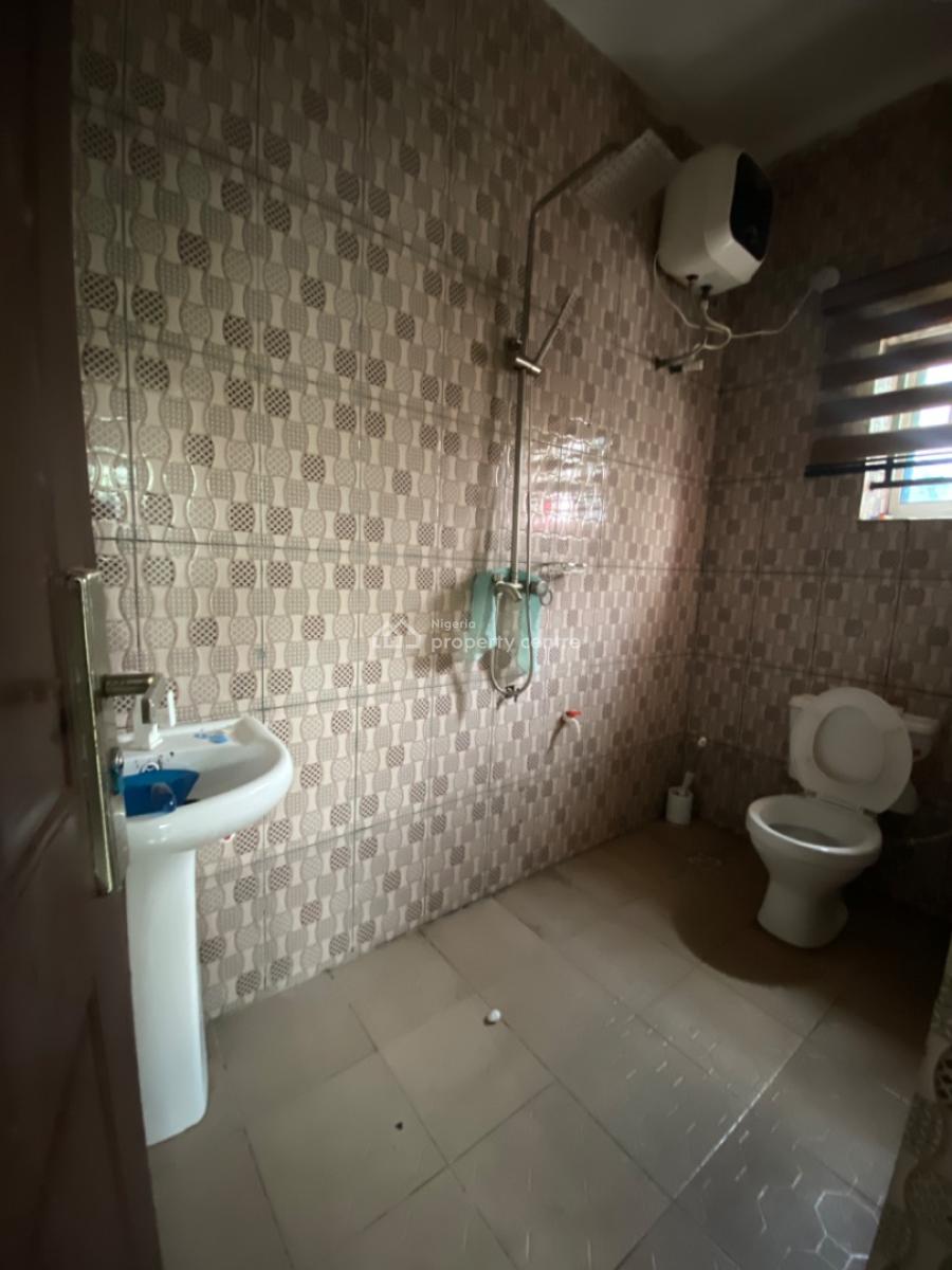 Sharp 2 Bedroom Apartment with 3 Toilets and Constant Electricity (fed, Eliozu, Port Harcourt, Rivers, Flat / Apartment for Rent