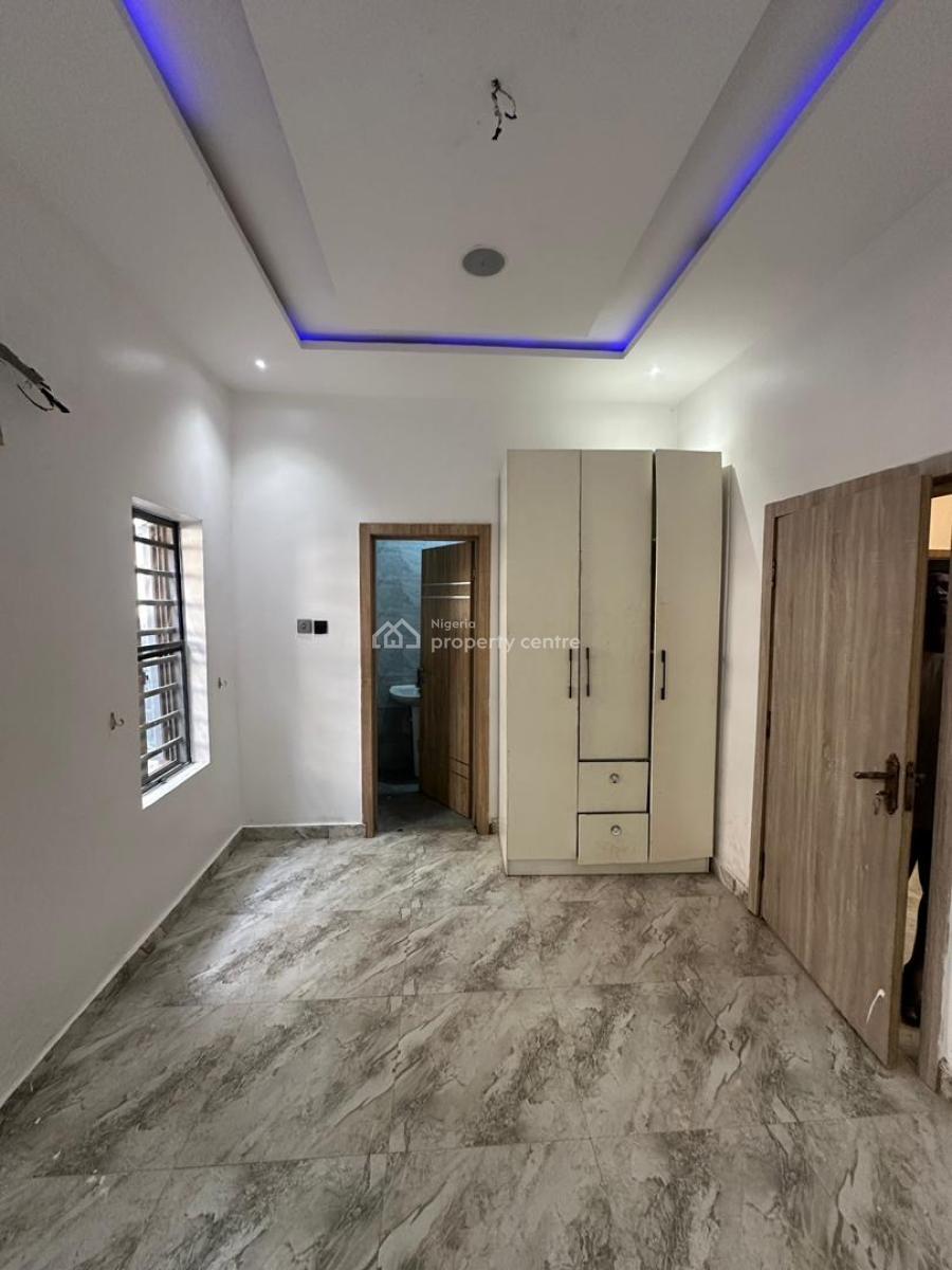 2 Bedroom Apartment with Bq, Abraham Adesanya, Lekki, Lagos, Flat / Apartment for Rent