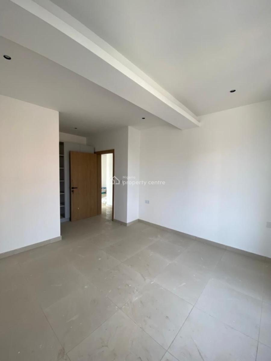 Lovely 3 Bedrooms Apartment with Elevator in a Secured Estate, Lekki Phase 1, Lekki, Lagos, Flat / Apartment for Sale