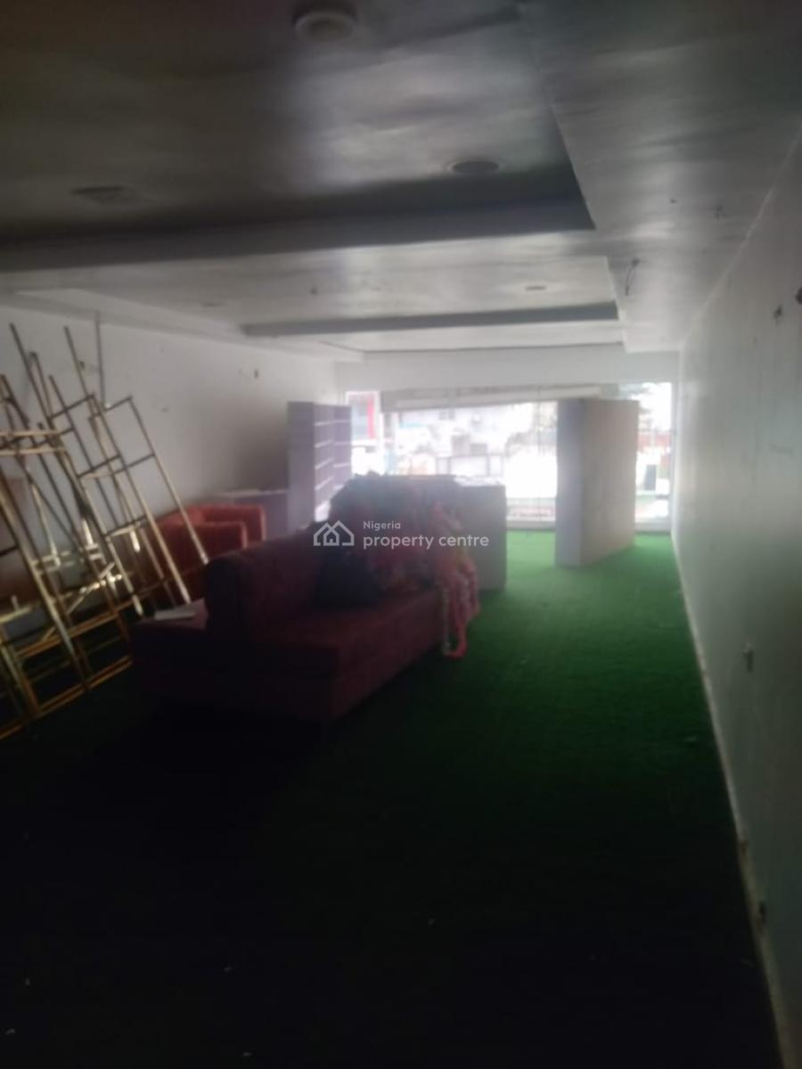 Spacious Shop, Along 1st Avenue, Gwarinpa, Abuja, Shop for Rent