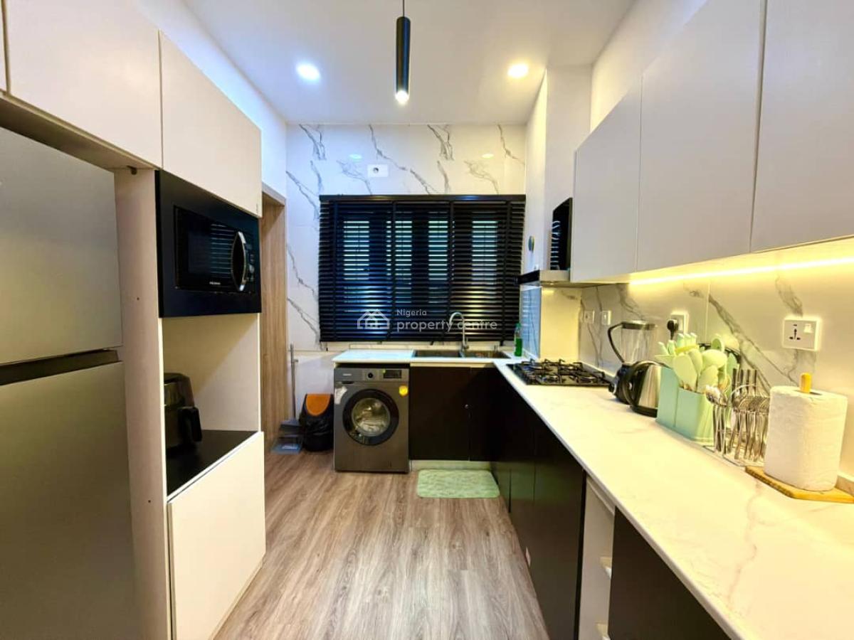 Most Spacious 1 Bedroom with Rooftop Pool, Ps5 & Gym, Lekki Phase 1, Lekki, Lagos, Mini Flat (room and Parlour) Short Let