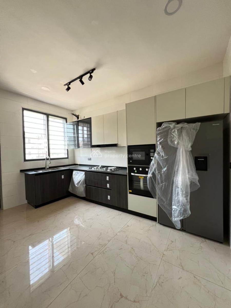 Lovely 4 Bedroom Maisonette Home, Lekki Phase 1, Lekki, Lagos, Flat / Apartment for Sale