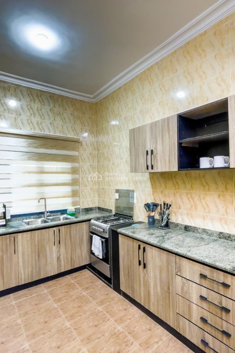 Nicely Furnished 3 Bedroom Apartment, Uyo, Akwa Ibom, Flat / Apartment Short Let