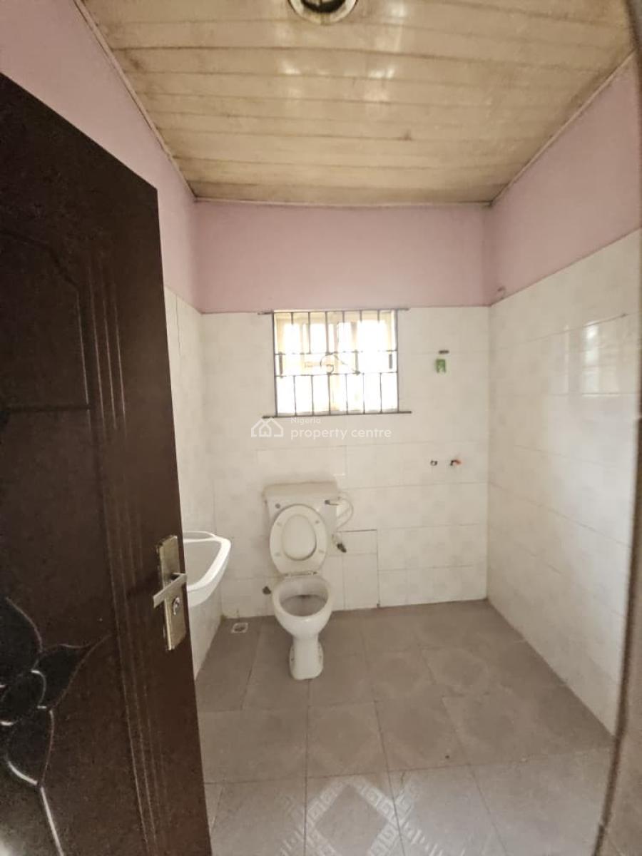 Very Spacious 3 Bedroom Apartment Upstairs and Downstairs, Gra Phase 1, Magodo, Lagos, Flat / Apartment for Rent