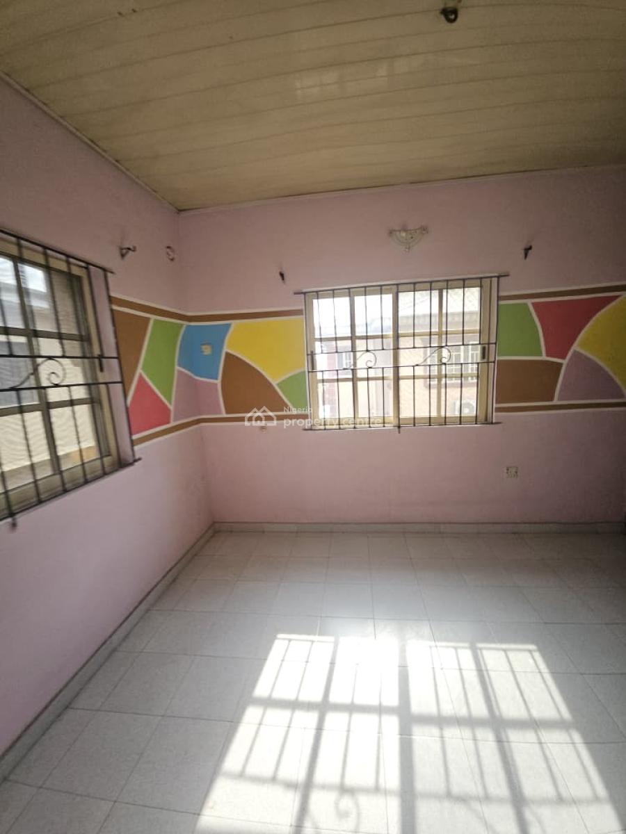Very Spacious 3 Bedroom Apartment Upstairs and Downstairs, Gra Phase 1, Magodo, Lagos, Flat / Apartment for Rent