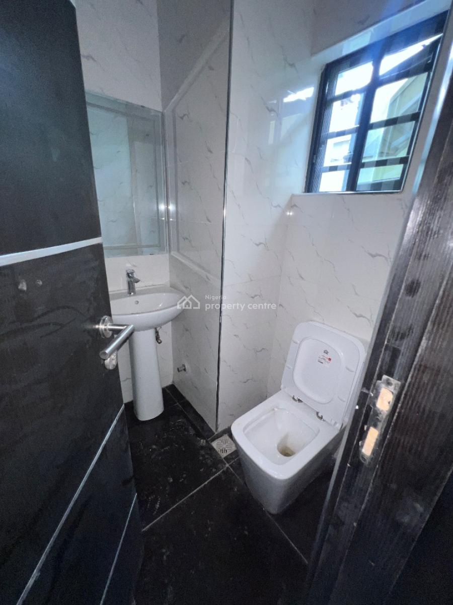 Newly Renovated 2 Bedroom Flat, Off Admiralty Way, Lekki Phase 1, Lekki, Lagos, Flat / Apartment for Rent