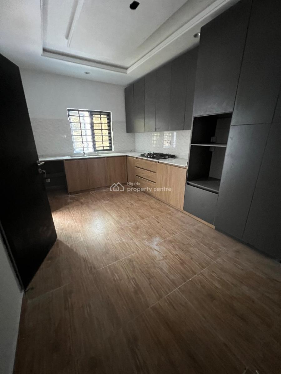 Newly Renovated 2 Bedroom Flat, Off Admiralty Way, Lekki Phase 1, Lekki, Lagos, Flat / Apartment for Rent