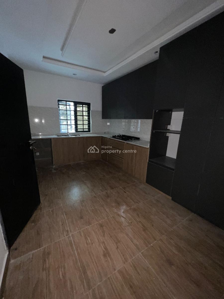 Newly Renovated 2 Bedroom Flat, Off Admiralty Way, Lekki Phase 1, Lekki, Lagos, Flat / Apartment for Rent