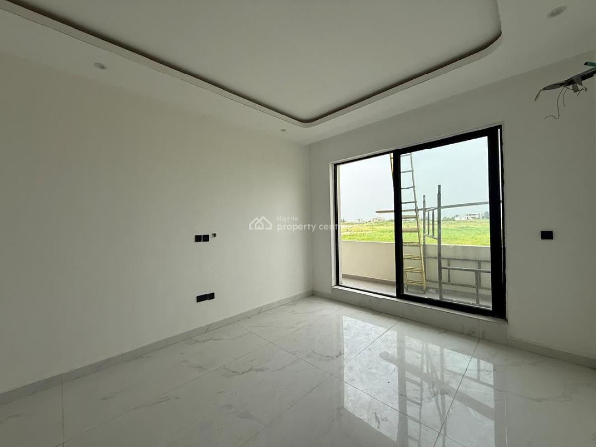 Fully Serviced  2 Bedroom Apartment, Lekki Phase 1, Lekki, Lagos, Flat / Apartment for Sale