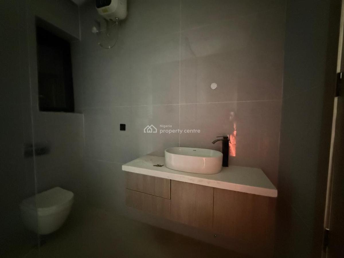 Fully Serviced  2 Bedroom Apartment, Lekki Phase 1, Lekki, Lagos, Flat / Apartment for Sale