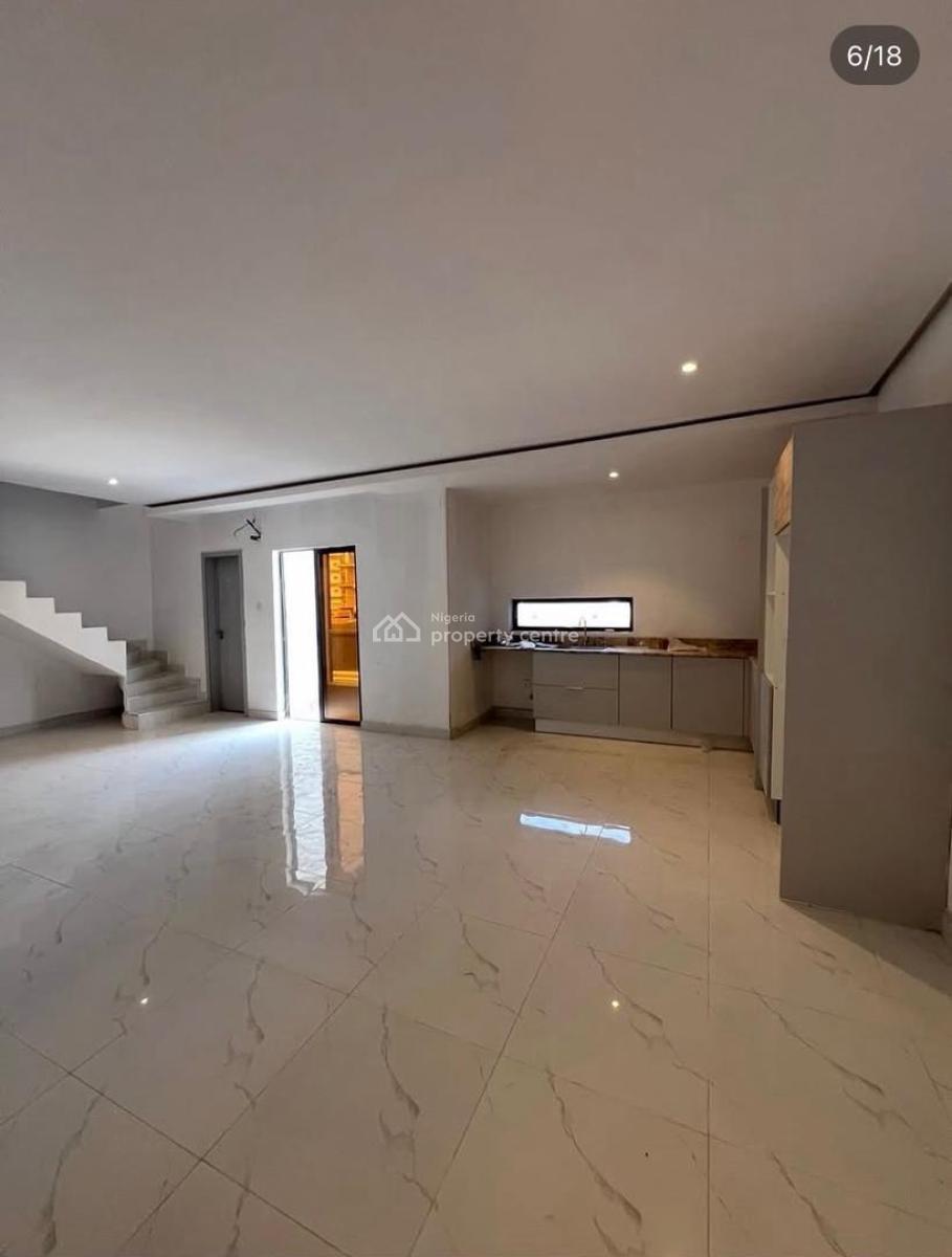 2 Bedroom Maisonette, Freedom Way, Lekki Phase 1, Lekki, Lagos, Flat / Apartment for Rent