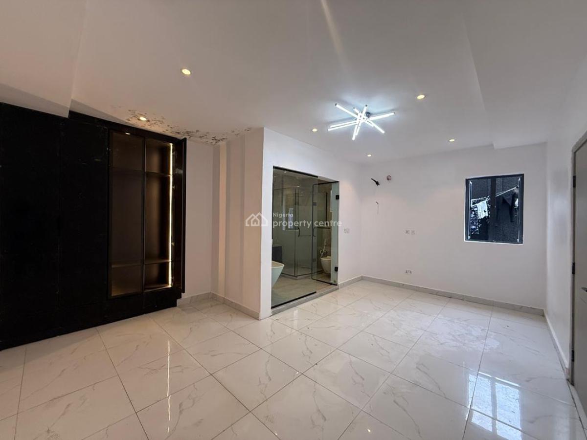 Fully Serviced  1 Bedroom Apartment, Lekki Phase 1, Lekki, Lagos, Mini Flat (room and Parlour) for Sale