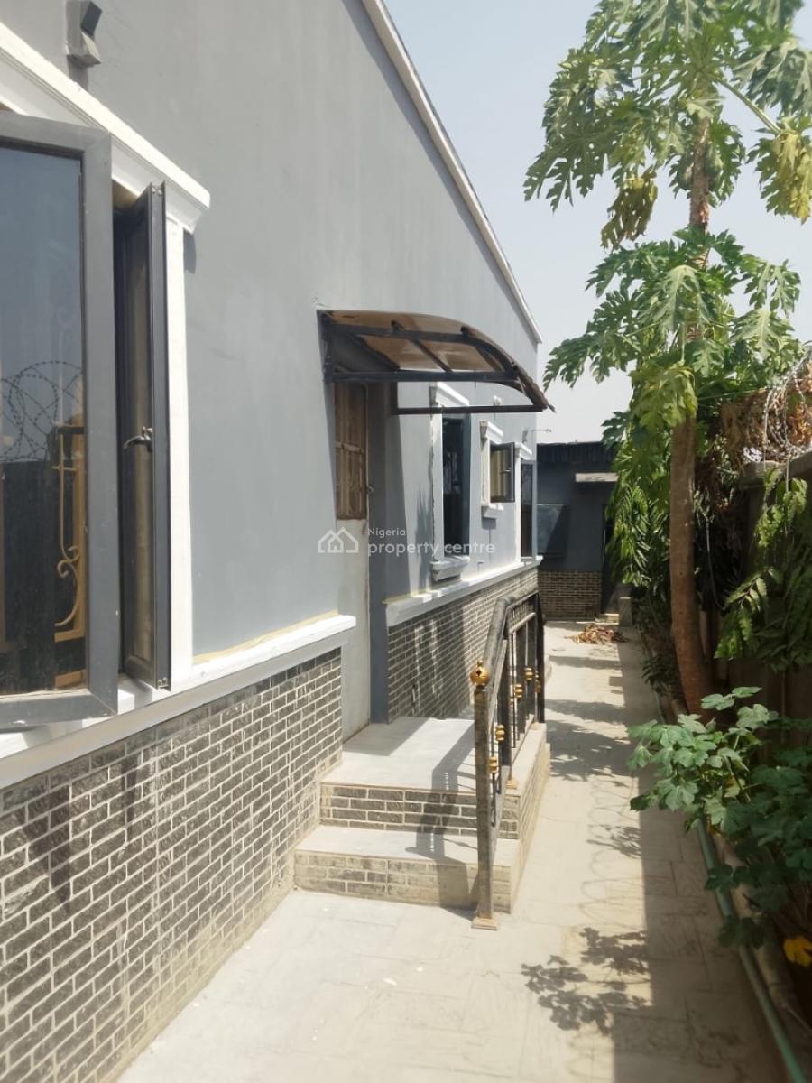 Luxury Spacious 3 Bedroom Bungalow with Bq Standalone, Lugbe District, Abuja, Detached Bungalow for Rent