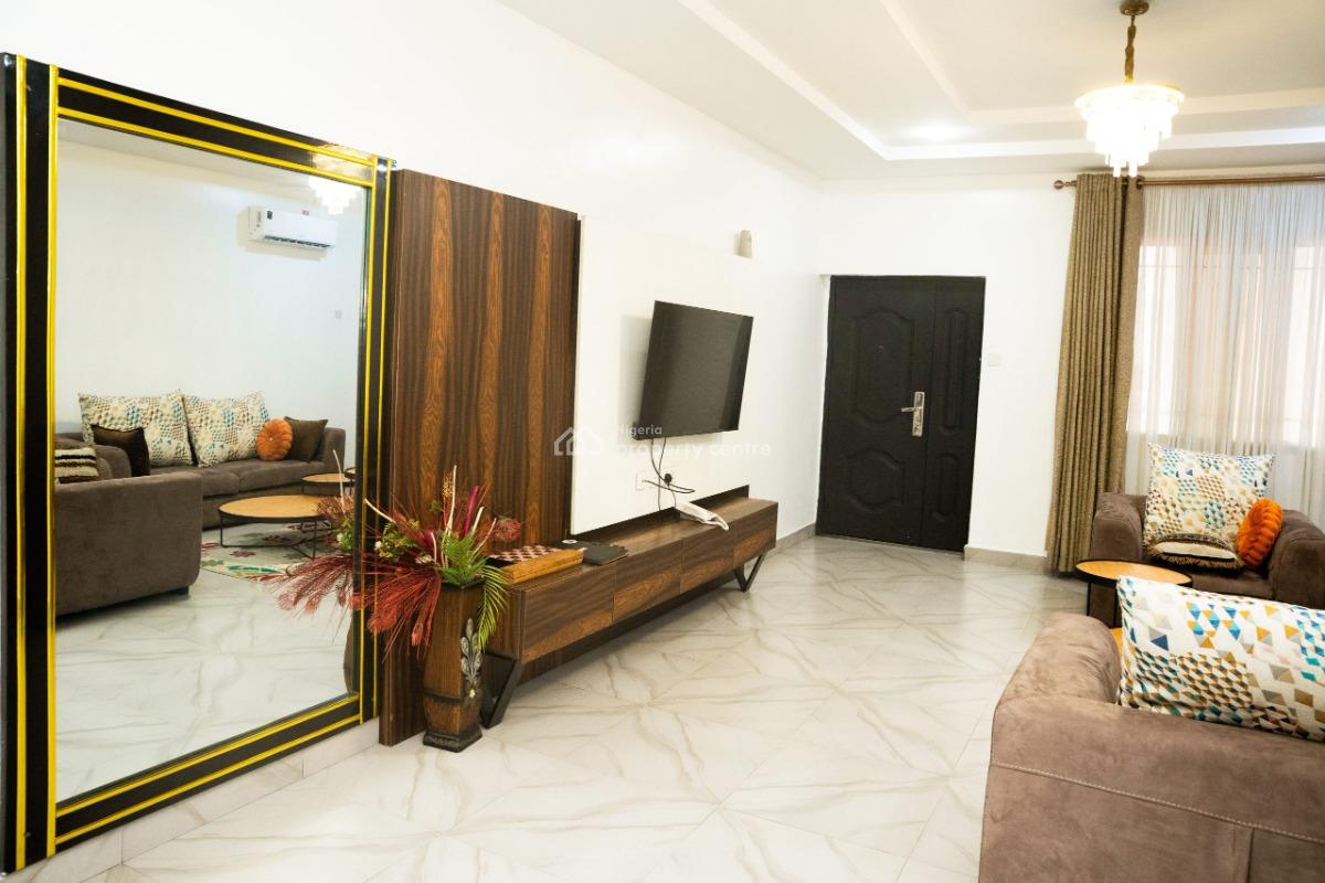 Nicely Furnished 2 Bedroom Apartment, Gra Phase 4, Obio-akpor, Rivers, Flat / Apartment Short Let