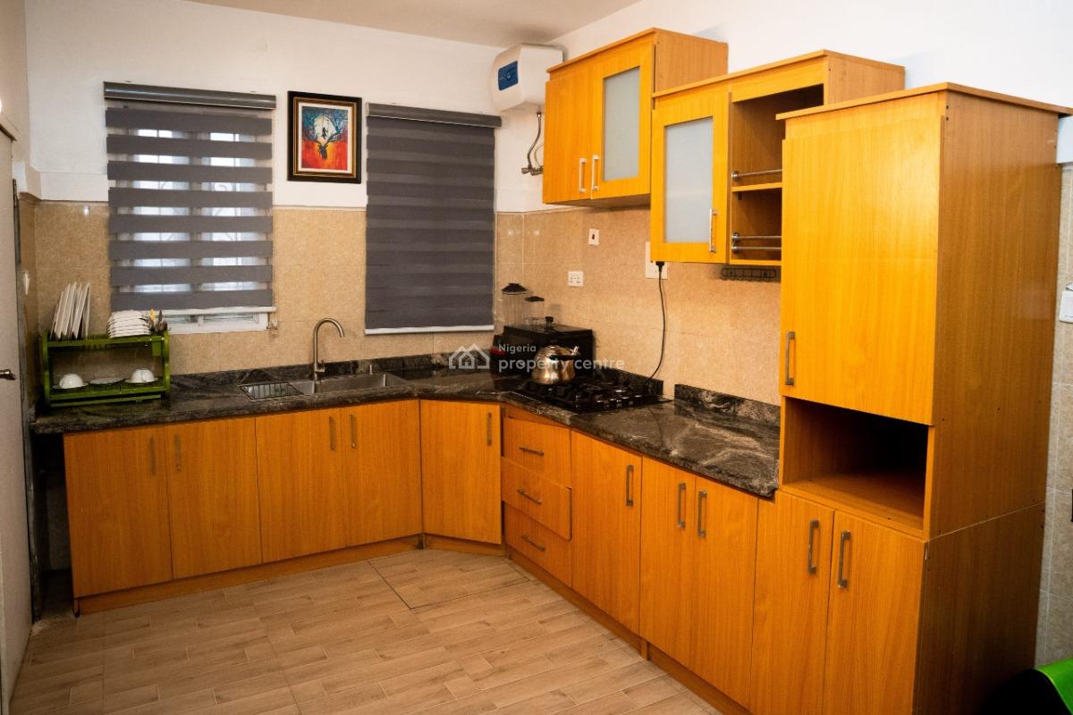 Nicely Furnished 3 Bedroom Apartment, Gra Phase 4, Obio-akpor, Rivers, Flat / Apartment Short Let