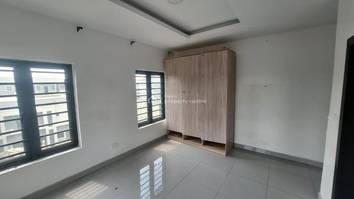 2 Bedroom Flat, Greenbay Estate Mobile Road, Ilaje, Ajah, Lagos, Flat / Apartment for Rent