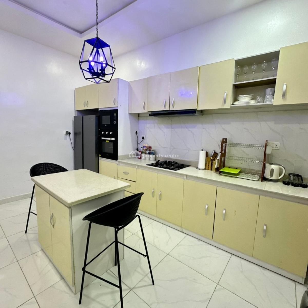 Nicely Furnished 3 Bedroom Apartment, Ologolo, Lekki, Lagos, Flat / Apartment Short Let