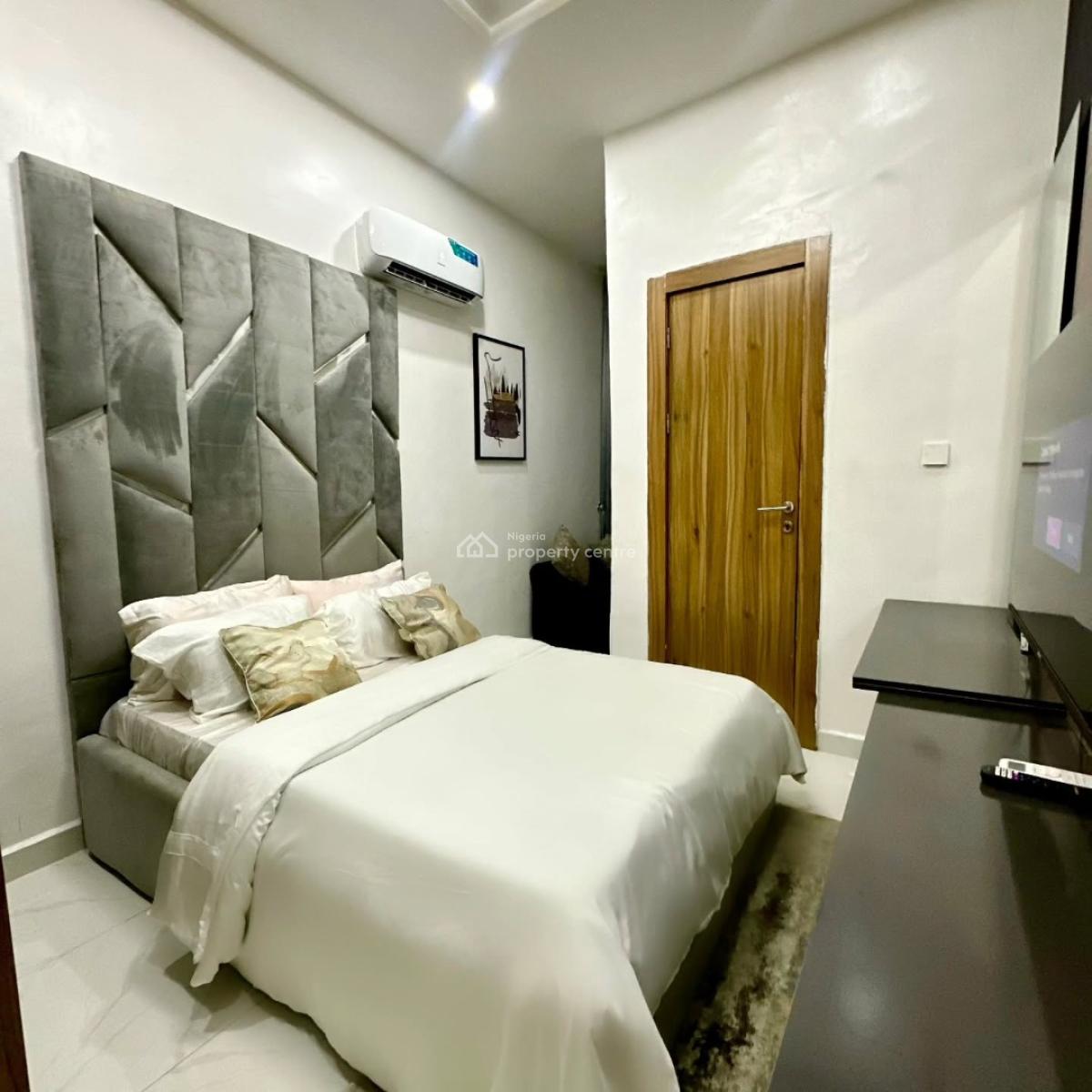 Nicely Furnished 3 Bedroom Apartment, Ologolo, Lekki, Lagos, Flat / Apartment Short Let