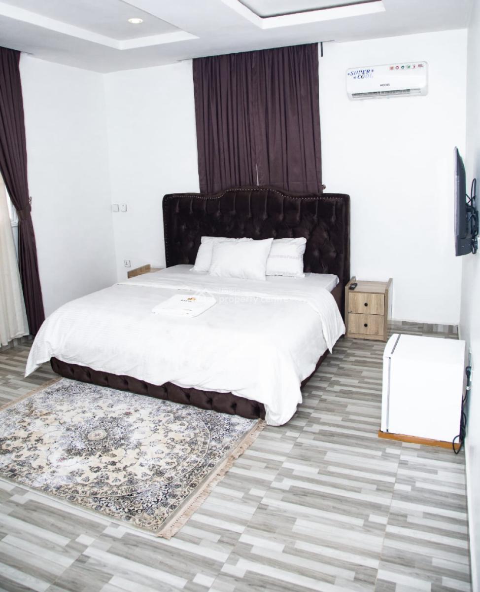 Nicely Furnished 5 Bedroom Apartment, Life Camp, Abuja, Flat / Apartment Short Let