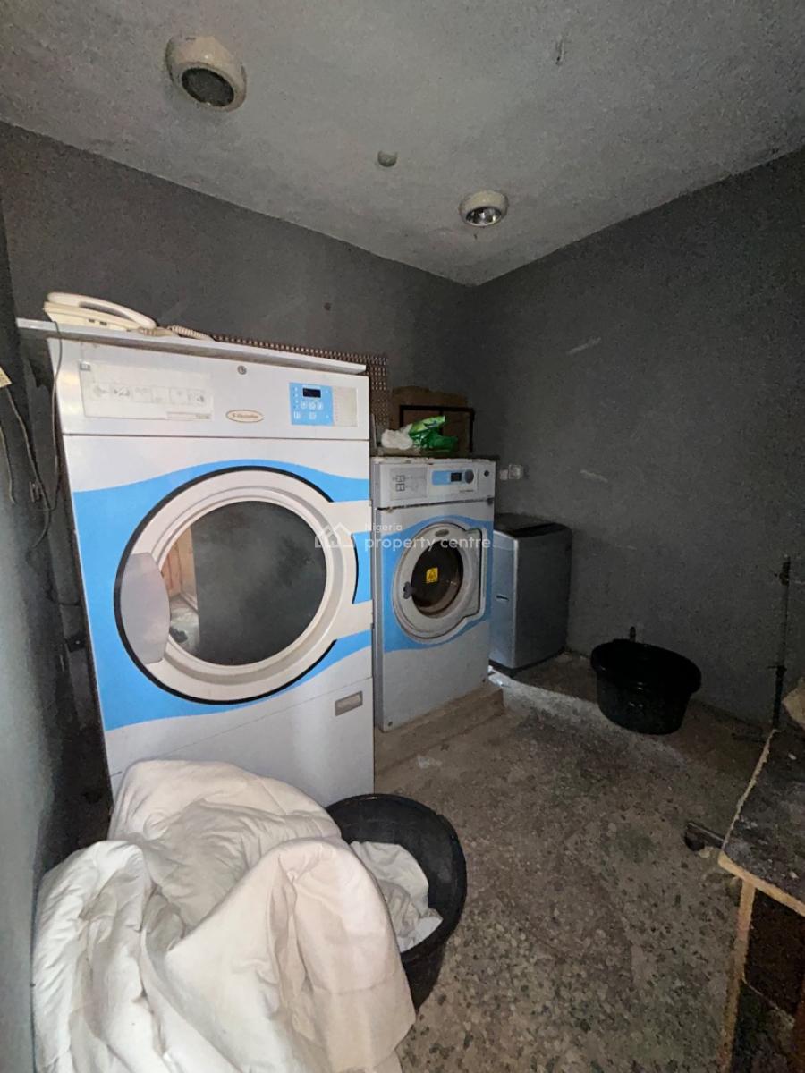 Functioning Massive Hotel with Hall, Pool and Bar, By Onikolobo Gra, Abeokuta South, Ogun, Hotel / Guest House for Rent