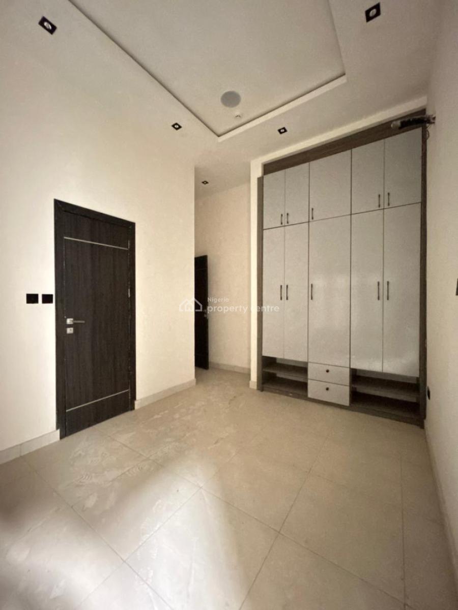 Contemporary 2 Bedroom Apartment with Bq, Lekki Phase 1, Lekki, Lagos, Flat / Apartment for Sale