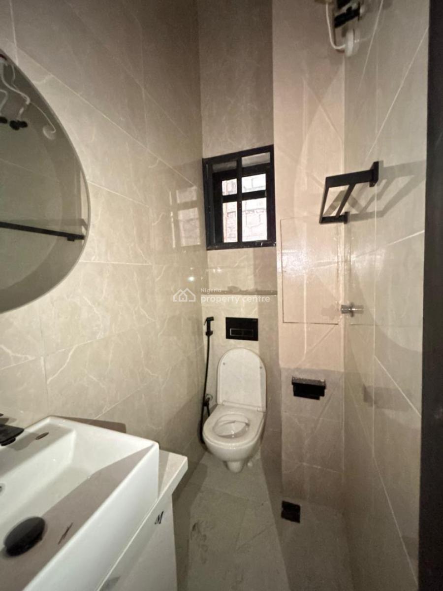 Contemporary 2 Bedroom Apartment with Bq, Lekki Phase 1, Lekki, Lagos, Flat / Apartment for Sale