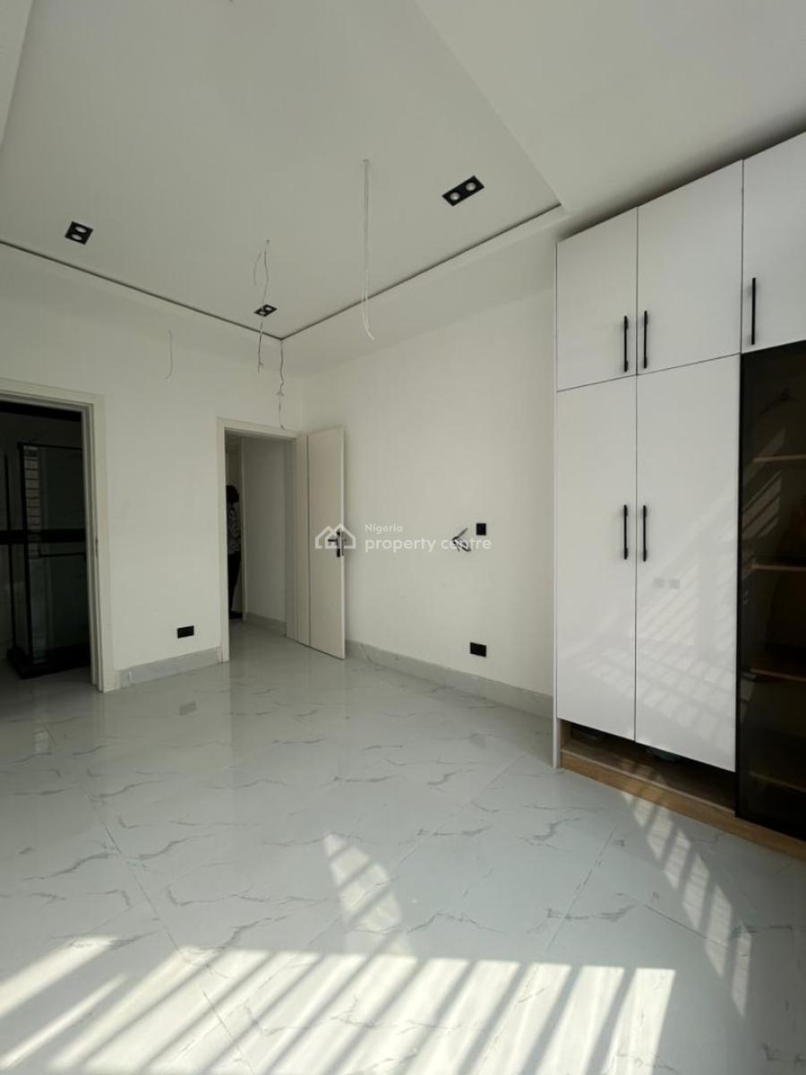 Modern 2 Bedroom Apartment, Freedom Way, Lekki Phase 1, Lekki, Lagos, Flat / Apartment for Sale