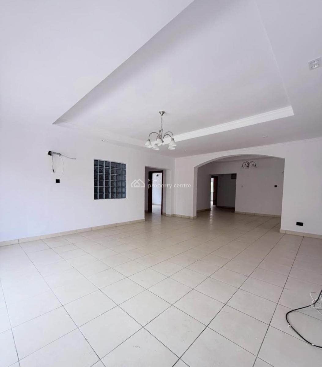 Newly Renovated and Serviced 4 Bedroom En-suite Maisonette with an Enc, Lekki Phase 1, Lekki, Lagos, House for Rent